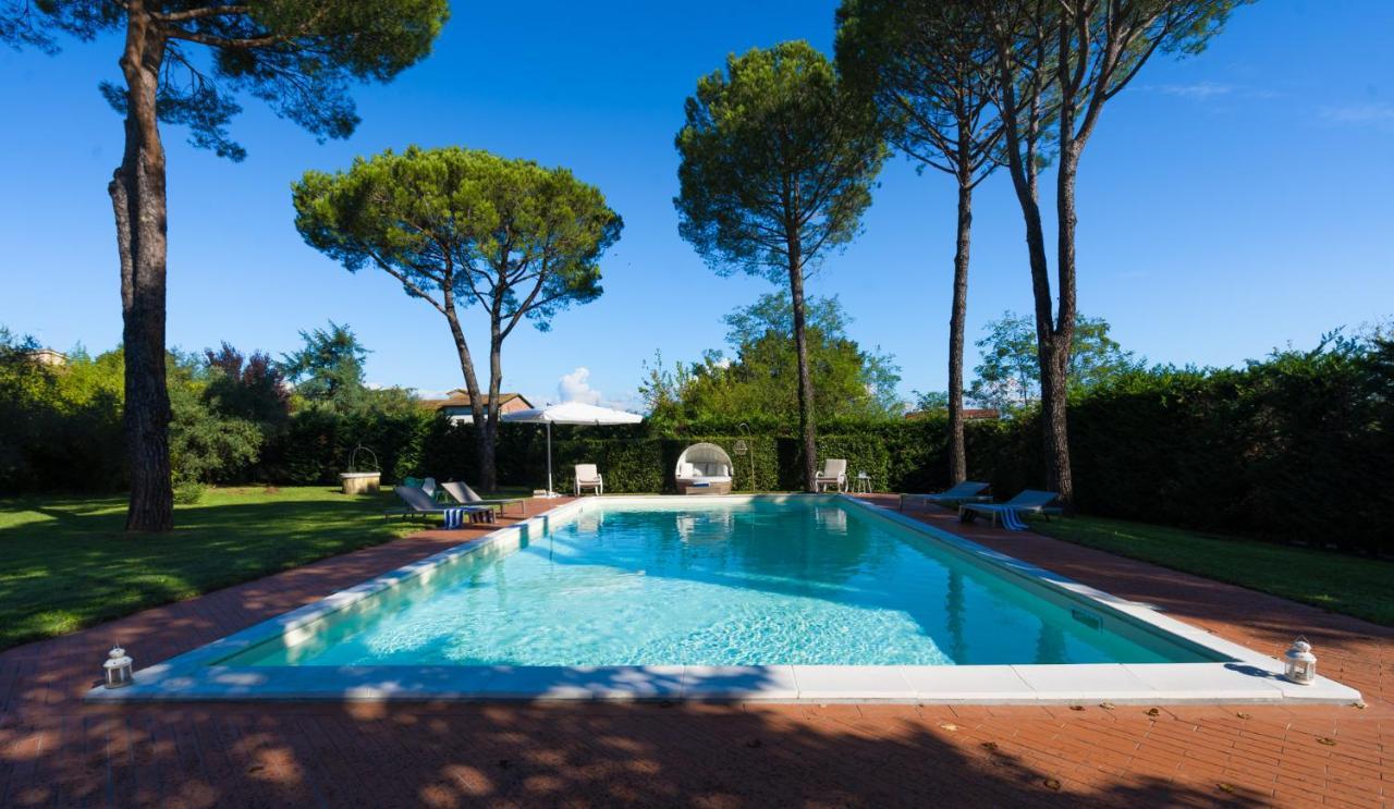 Villa Ines Charme Near Lucca Алтопасчио Экстерьер фото